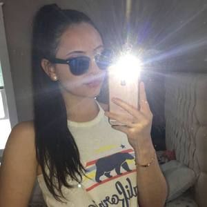 Meet your Posher, Leslie